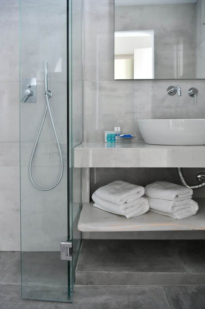 Hotel Kanale's Rooms And Suites