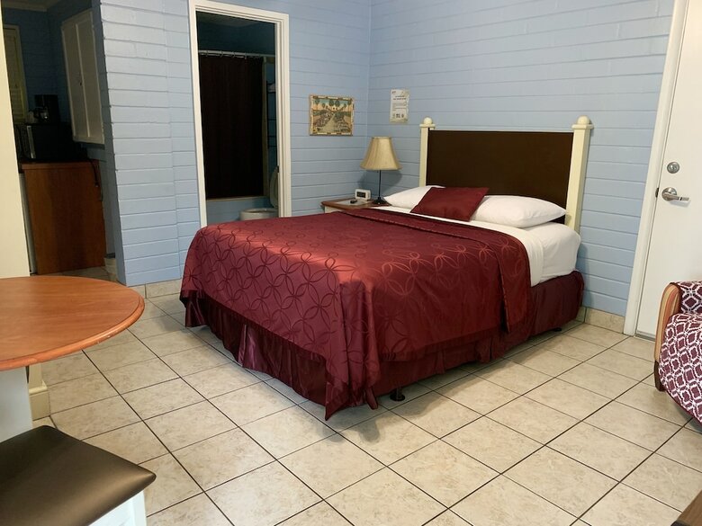 Motel Lakeside Inn And Cafe
