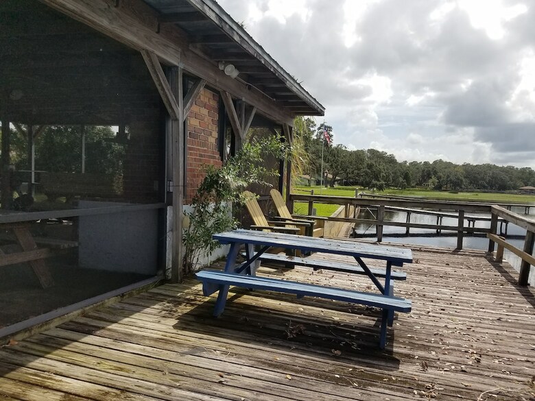 Motel Lakeside Inn And Cafe