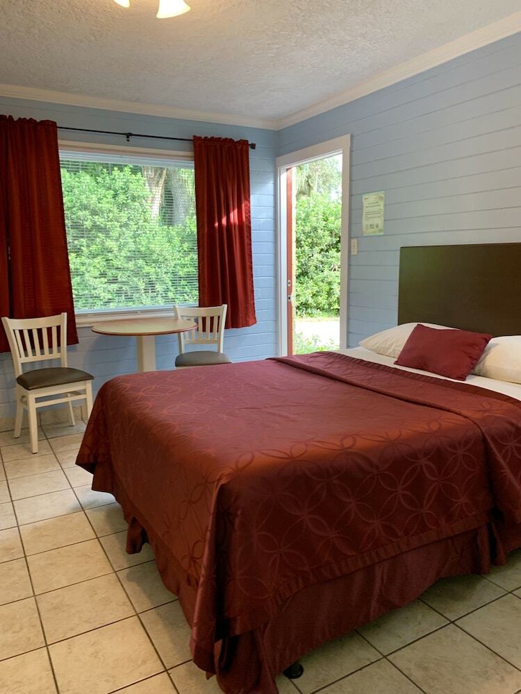 Motel Lakeside Inn And Cafe
