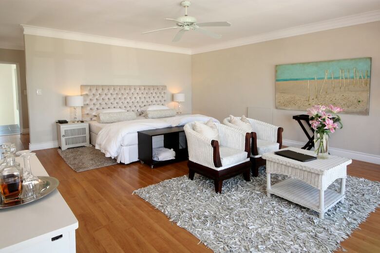 Hotel Ocean Eleven Guest House