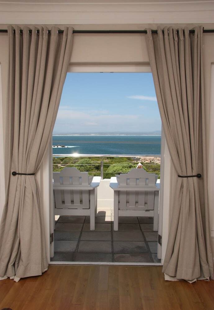 Hotel Ocean Eleven Guest House