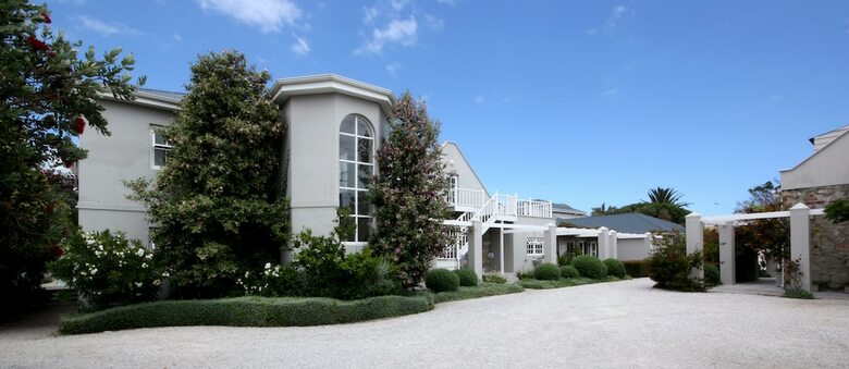 Hotel Ocean Eleven Guest House
