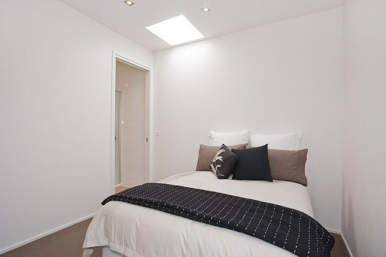 Four Kings Apartments