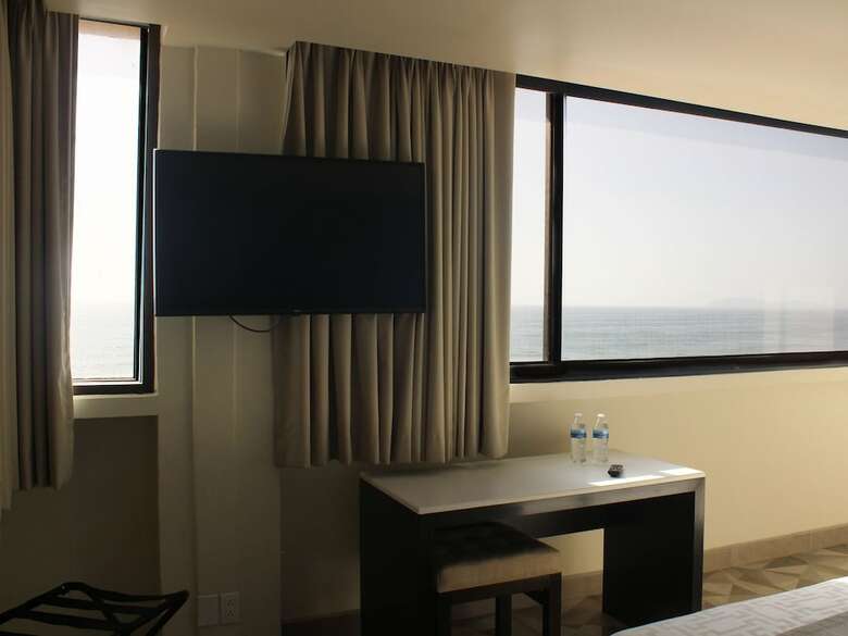 Hotel Corona Plaza