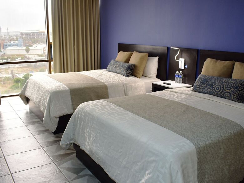 Hotel Corona Plaza
