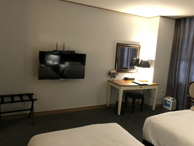 Queen Vell Hotel & Wedding