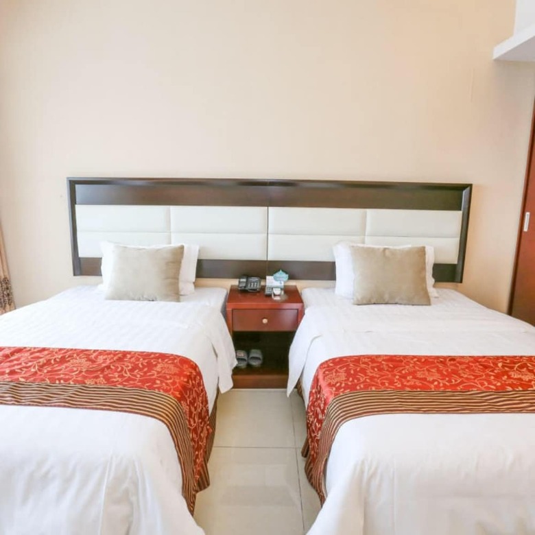 Aohua International Apartment Hotel