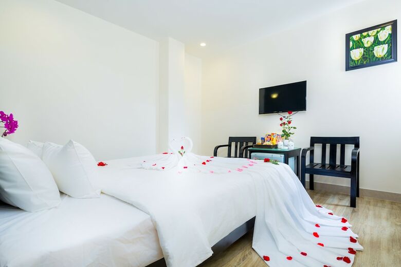 Hotel La Maison Da Nang Beach
