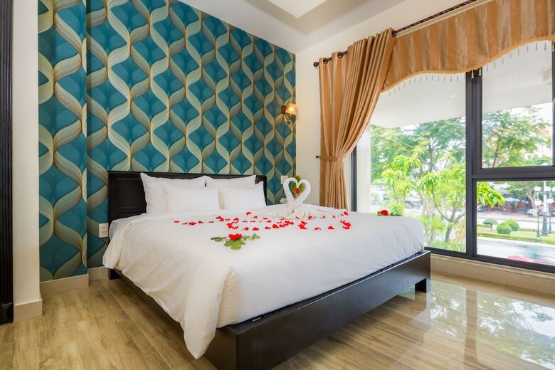 Hotel La Maison Da Nang Beach