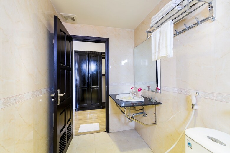 Hotel La Maison Da Nang Beach
