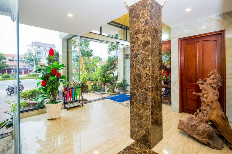 Hotel La Maison Da Nang Beach