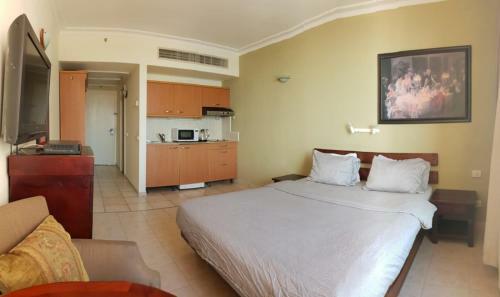 Marom Hof Hacarmel Apartments