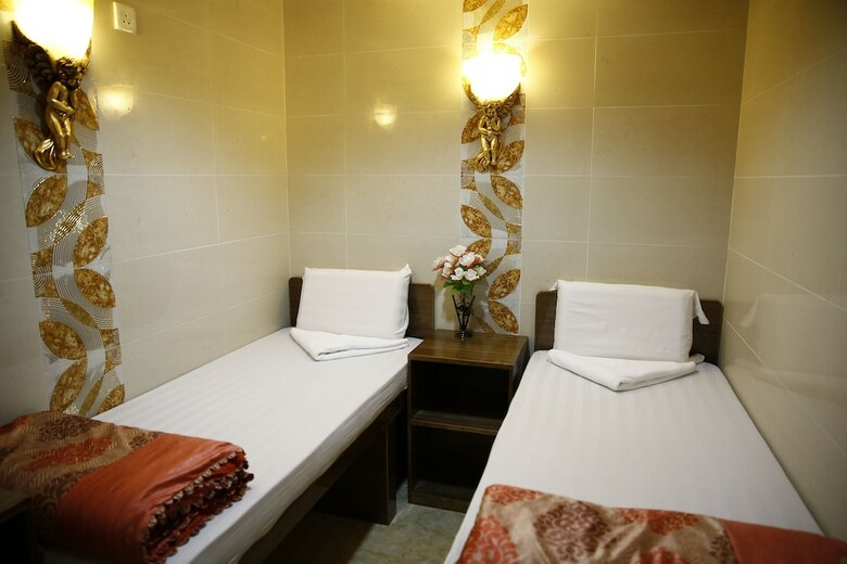 Sandhu Hotel