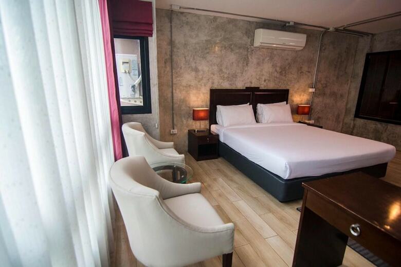 Hotel Prestige Chiang Mai