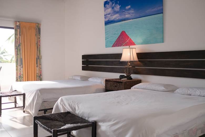 Hotel Wahoo Bay Beach Club & Resort