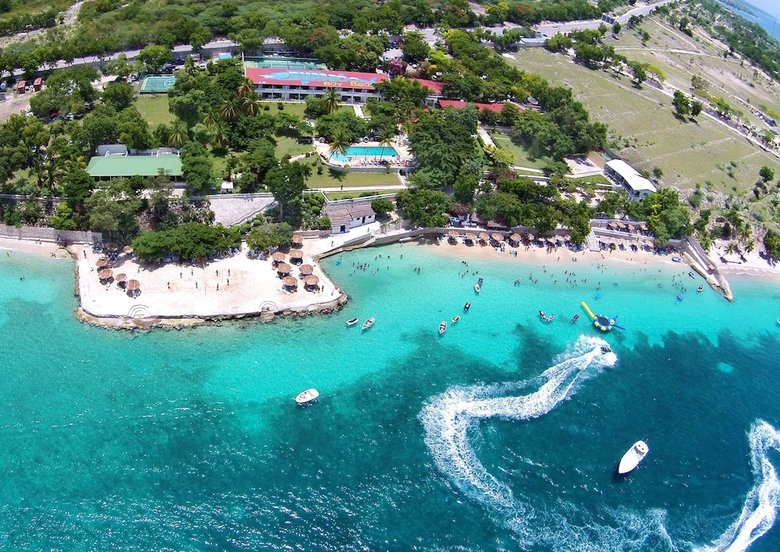 Hotel Wahoo Bay Beach Club & Resort