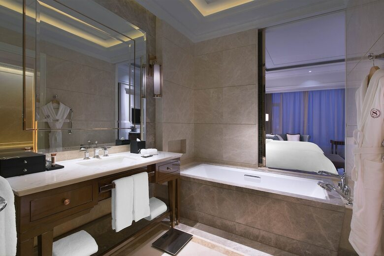 Sheraton Grand Wuhan Hankou Hotel