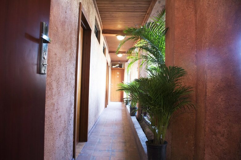 Hotel B & B Comfy Inn