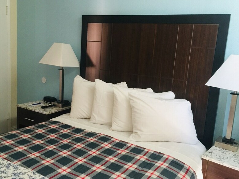 Dolphin Cove Motel