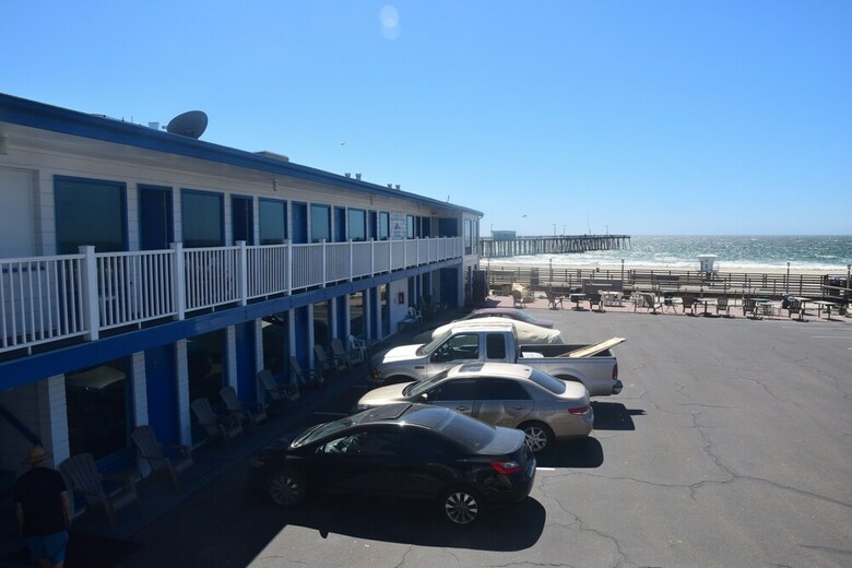 Dolphin Cove Motel