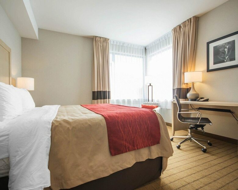 Hotel Comfort Inn & Suites