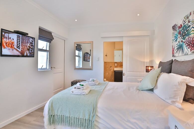 Hotel Abington Manor - Fish Hoek Guesthouse