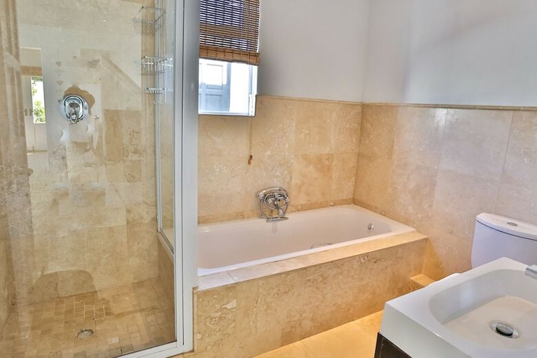 Hotel Abington Manor - Fish Hoek Guesthouse