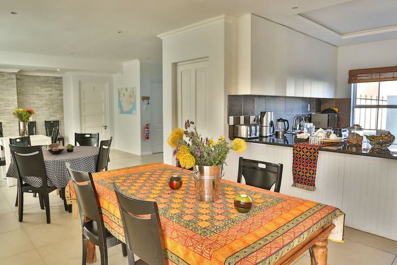 Hotel Abington Manor - Fish Hoek Guesthouse