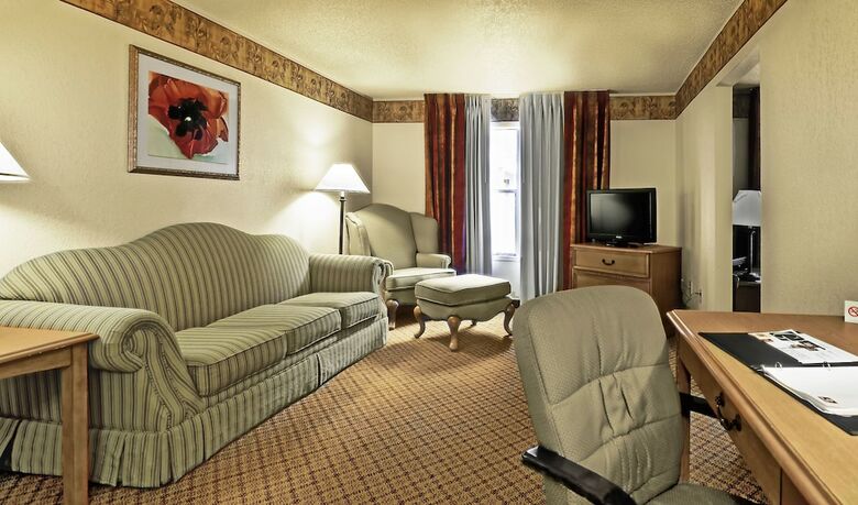 Hotel Pan American Inn & Suites