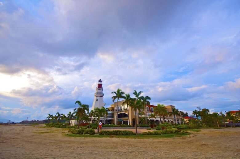 Hotel The Lighthouse Marina Resort