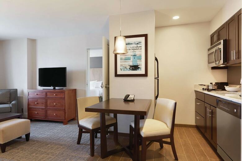 Hotel Homewood Suites By Hilton Burlington