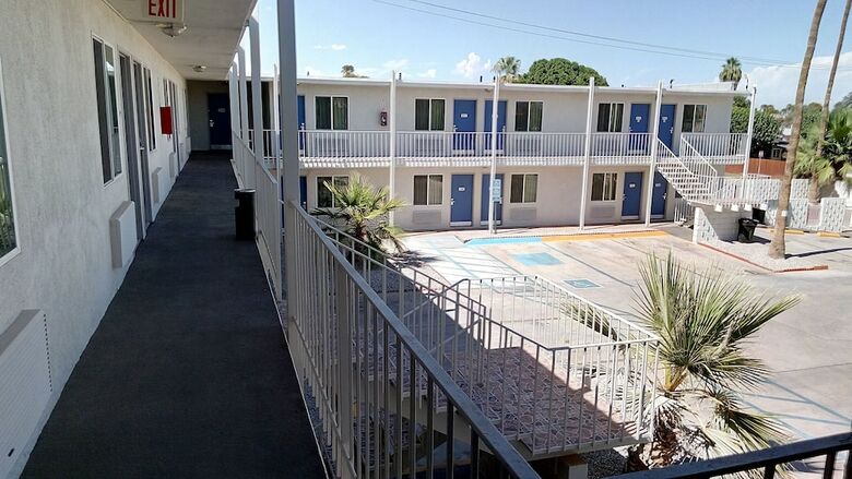 Motel 6 Blythe South