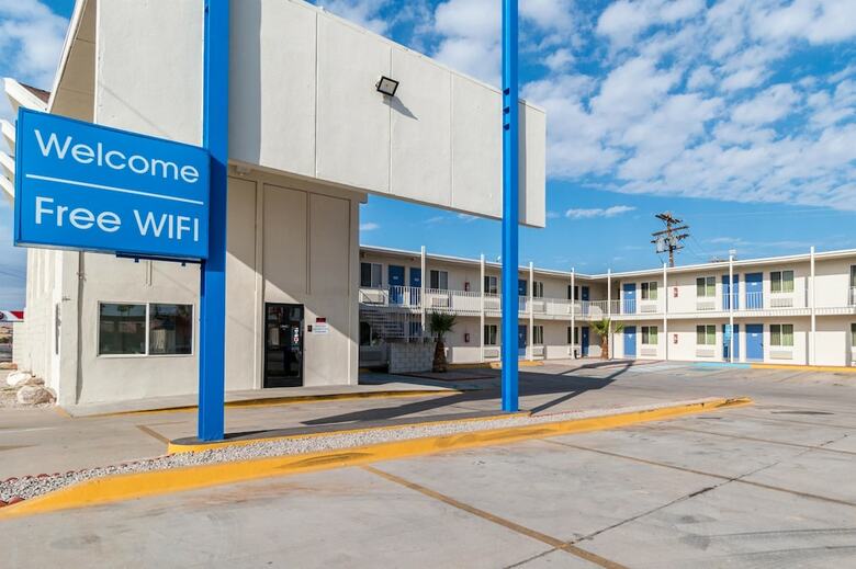 Motel 6 Blythe South
