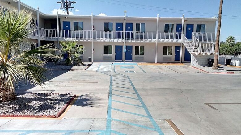 Motel 6 Blythe South
