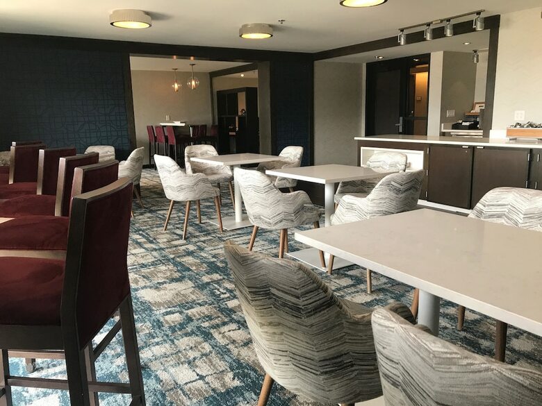 Sheraton Milwaukee Brookfield Hotel