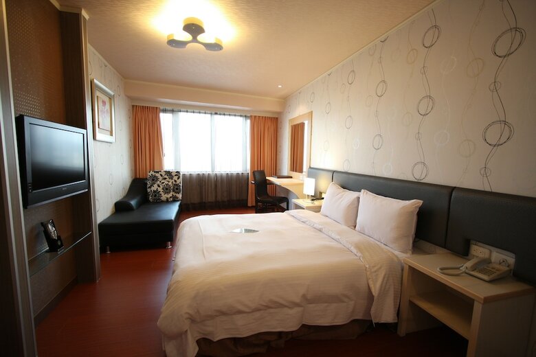 Grand Earl Hotel