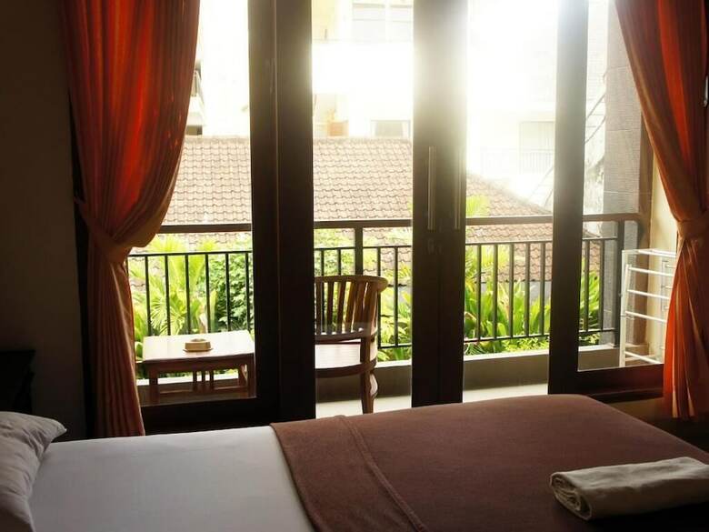 Hotel Waringin Home Stay