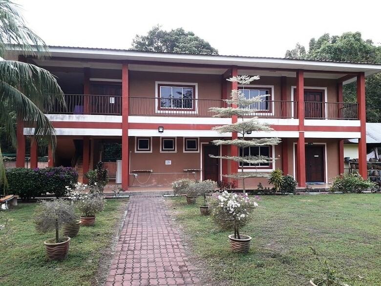 Hotel Purnama Beach Resort