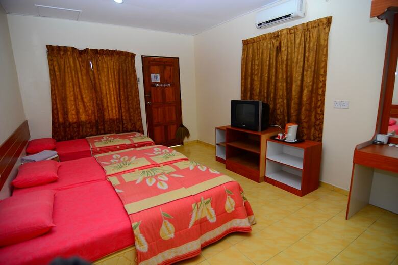 Hotel Purnama Beach Resort