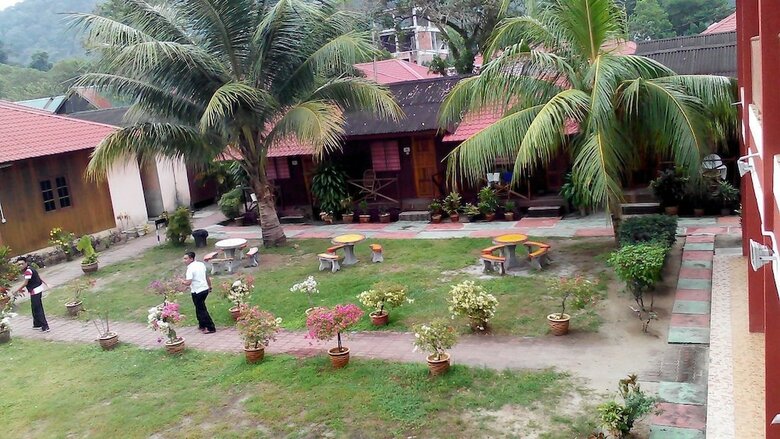 Hotel Purnama Beach Resort