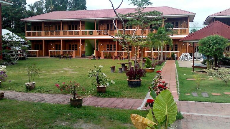 Hotel Purnama Beach Resort