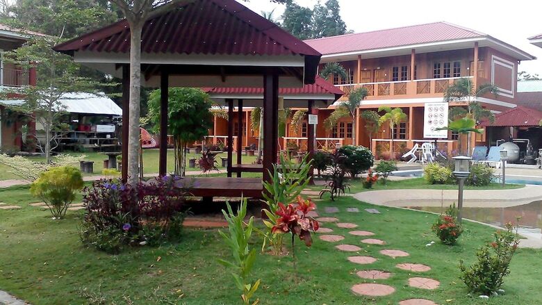 Hotel Purnama Beach Resort