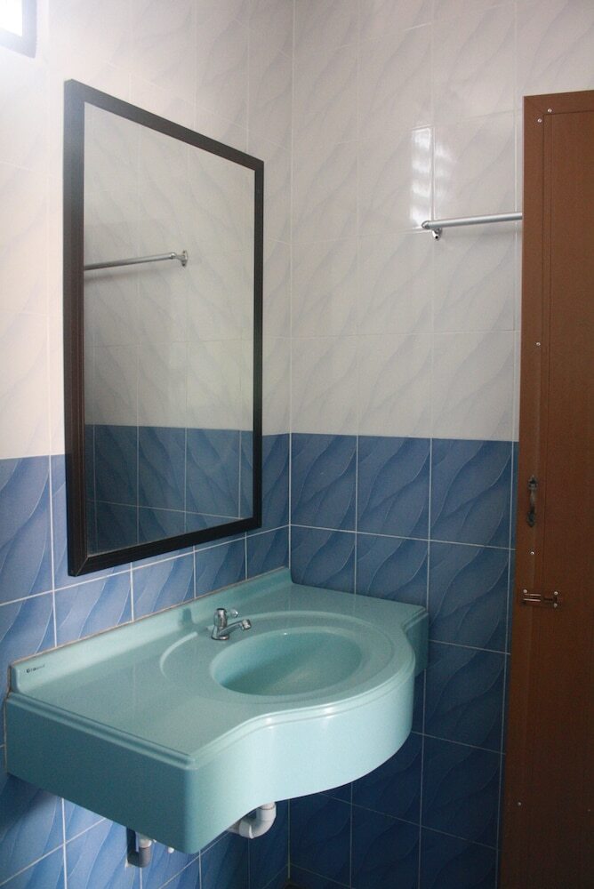 Hotel Purnama Beach Resort