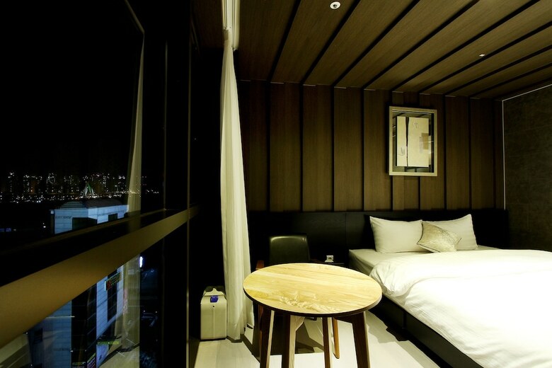 R.lee Suite Hotel Songdo