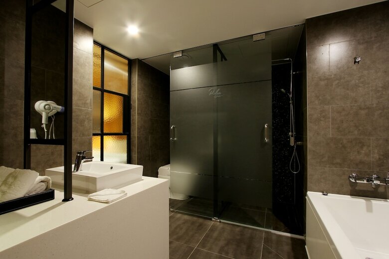 R.lee Suite Hotel Songdo
