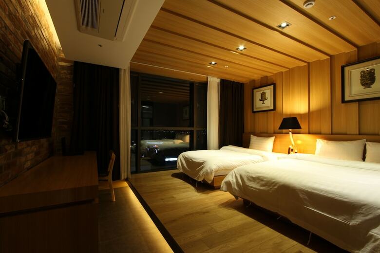 R.lee Suite Hotel Songdo