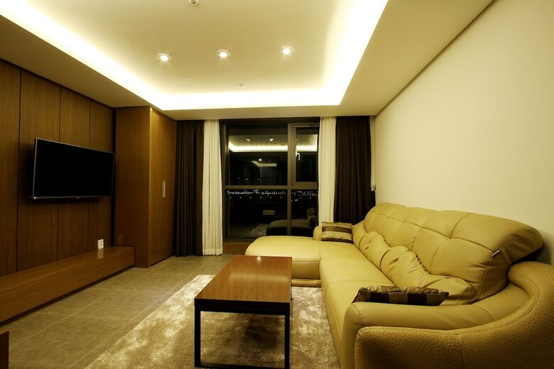 R.lee Suite Hotel Songdo
