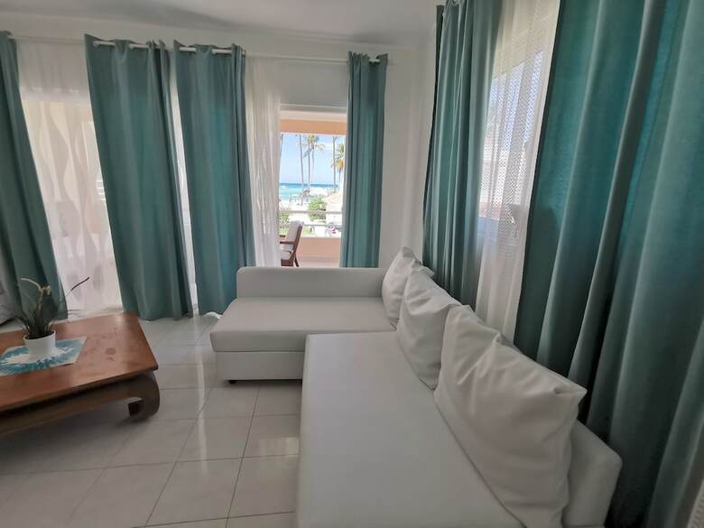 Villa Los Corales Tropical Beach Resort & Spa
