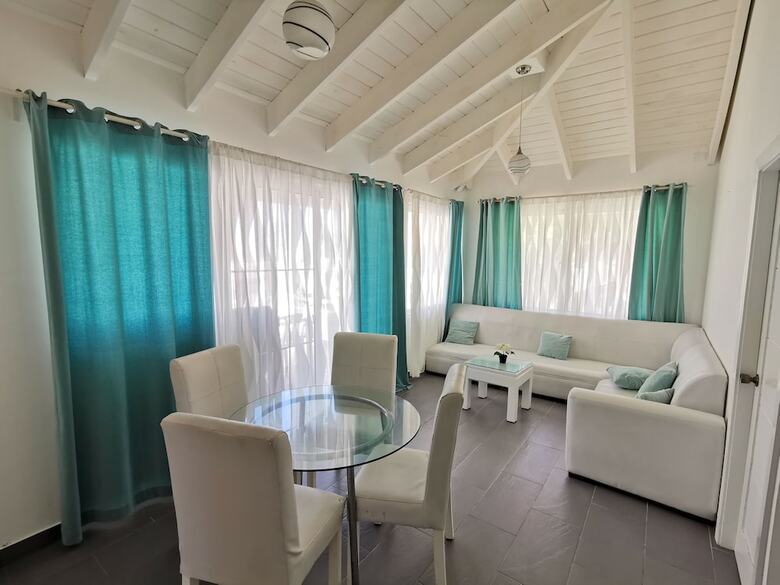 Villa Los Corales Tropical Beach Resort & Spa